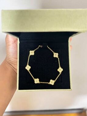 18K gold filled 6 motif bracelet